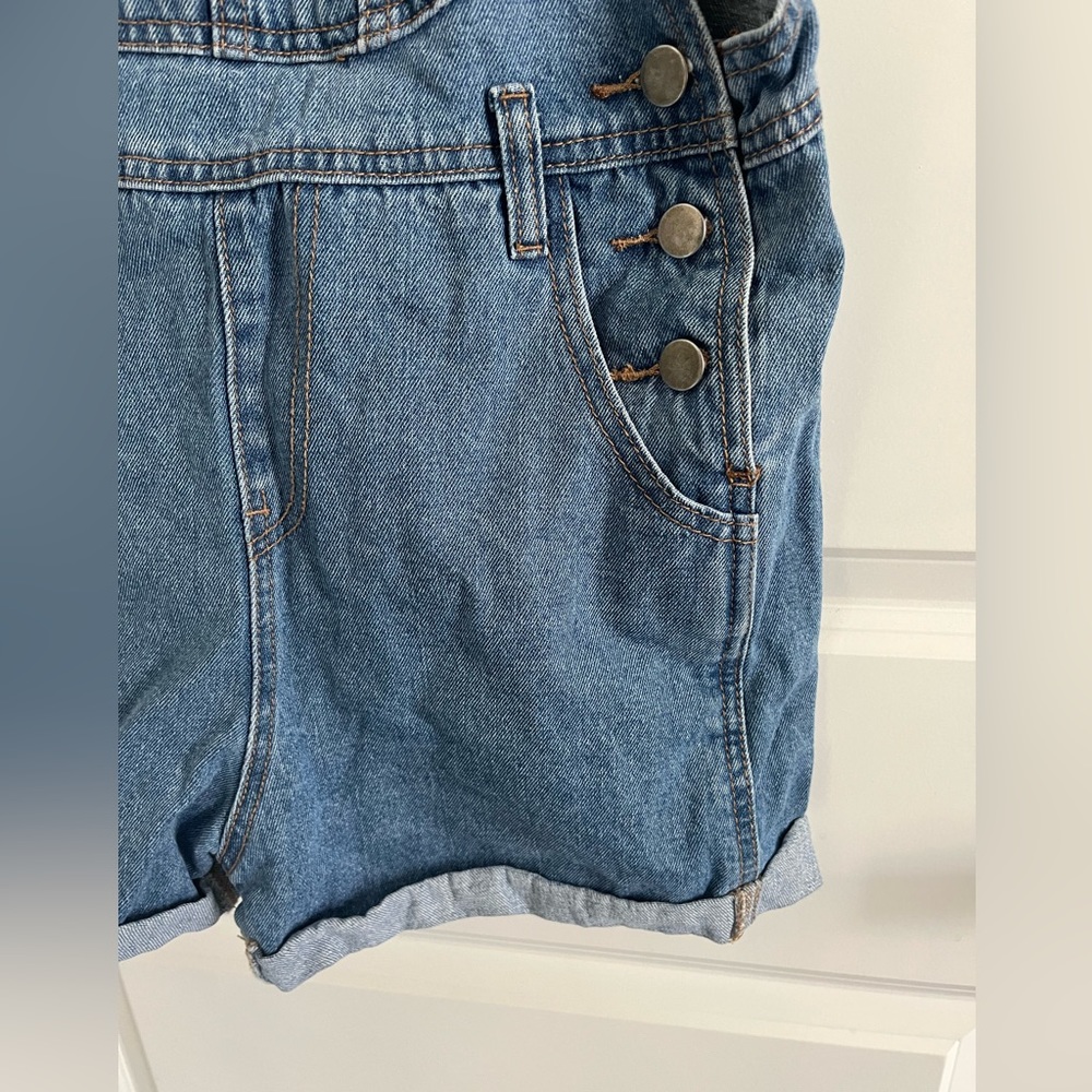 Cute overalls - Picture 3 of 5